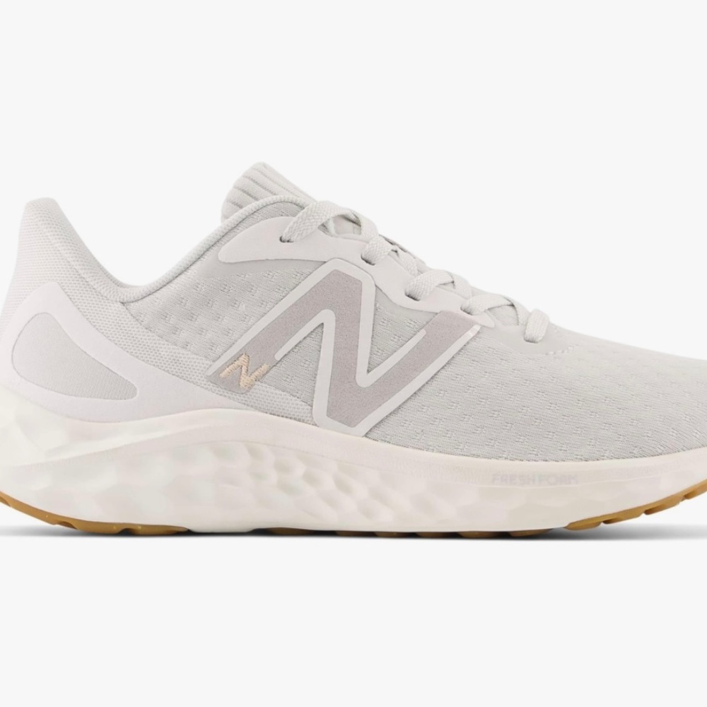 New Balance Women's Fresh Foam Arishi V4 Running  Shoe Size 9